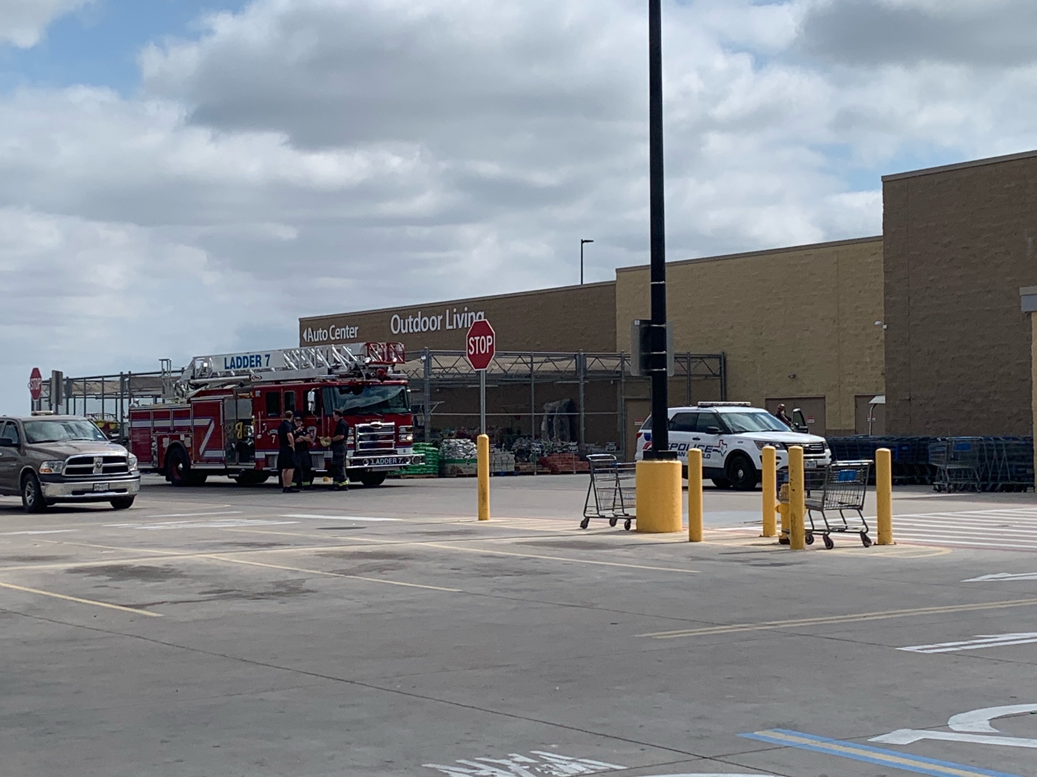 Bomb Threat at San Angelo Walmart Super Center (LIVE! Photo/Matt Trammell)