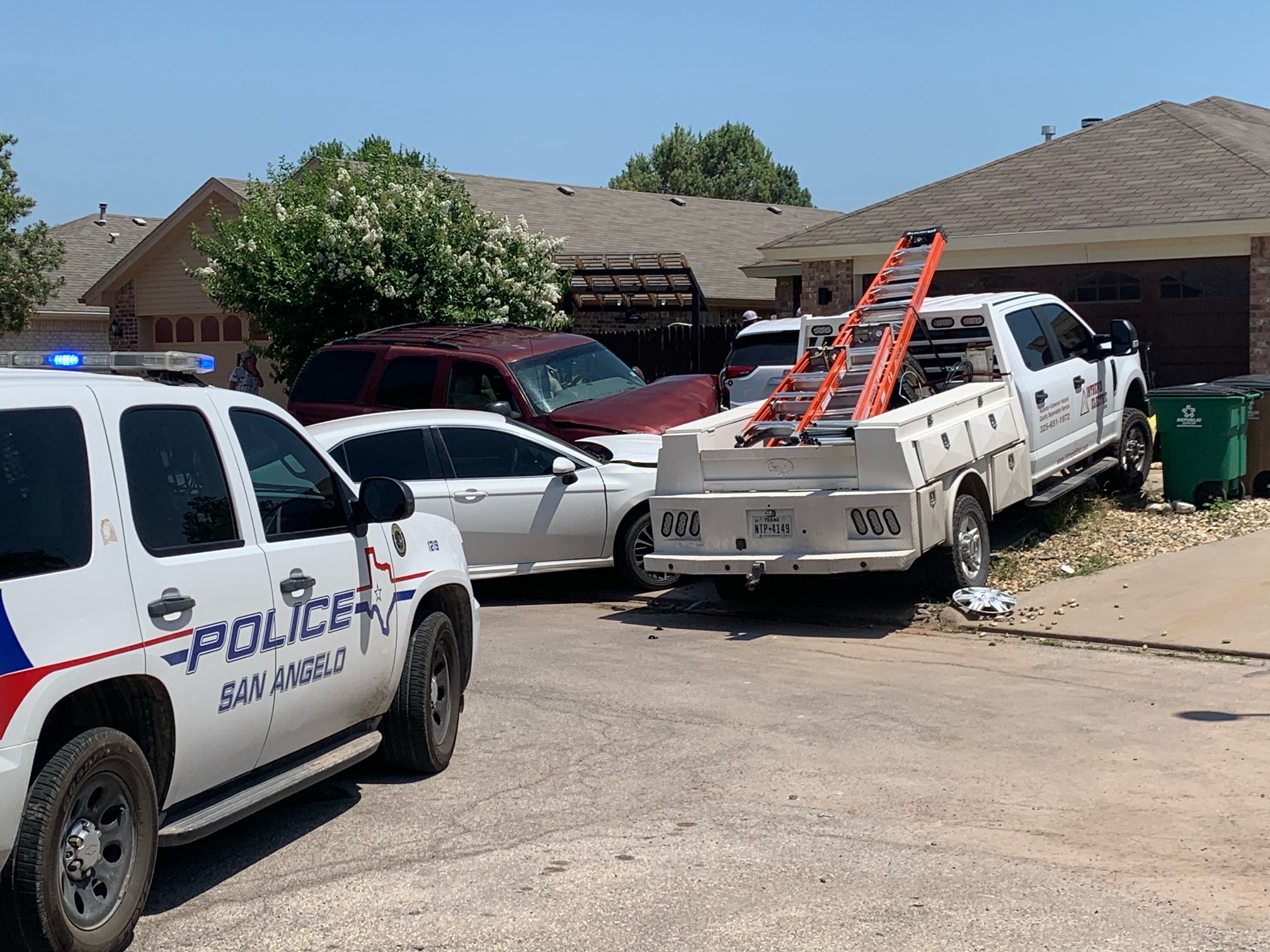 Four Car Crash on Green Meadow (LIVE! Photo/Matt Trammell) Four Car Crash on Green Meadow (LIVE! Photo/Matt Trammell)