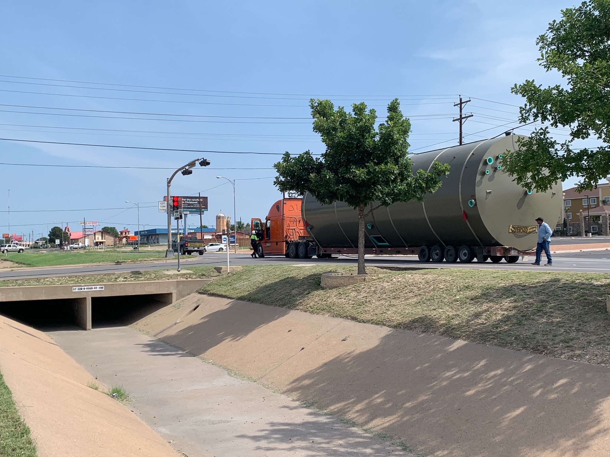 Oversized Load Takes Out Power Line (LIVE! Photo/Matt Trammell)