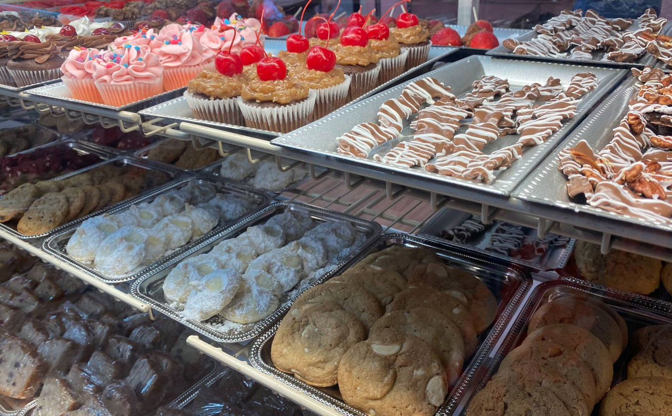 Chocolate Dip &amp; Bakery