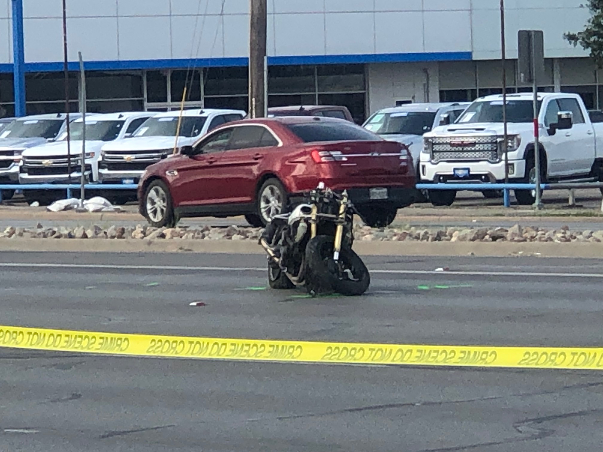 Bike Crash Shuts Down Bryant (LIVE! Photo/Sonia Ramirez) Bike Crash Shuts Down Bryant (LIVE! Photo/Sonia Ramirez)