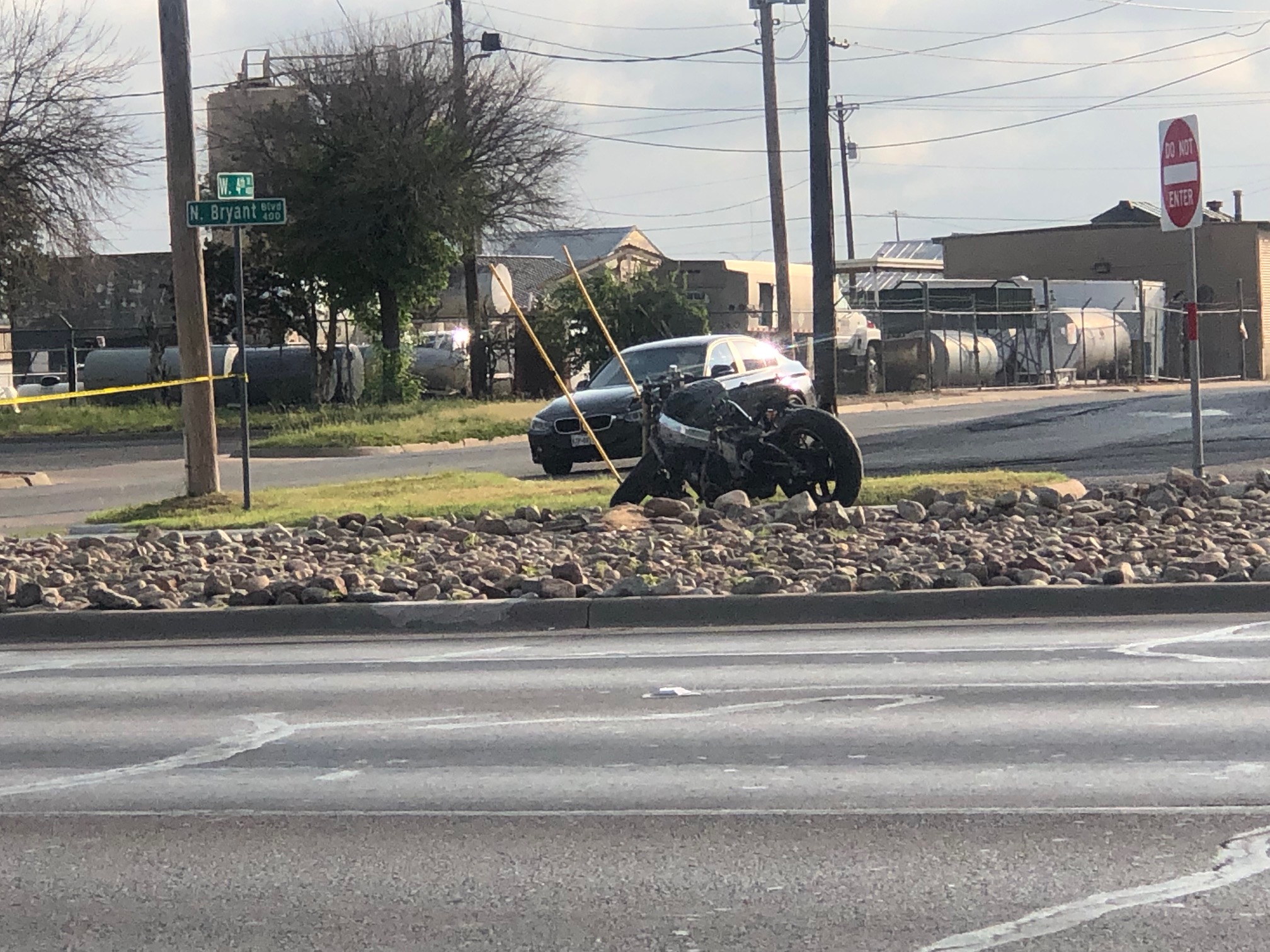 Bike Crash Shuts Down Bryant (LIVE! Photo/Sonia Ramirez) Bike Crash Shuts Down Bryant (LIVE! Photo/Sonia Ramirez)