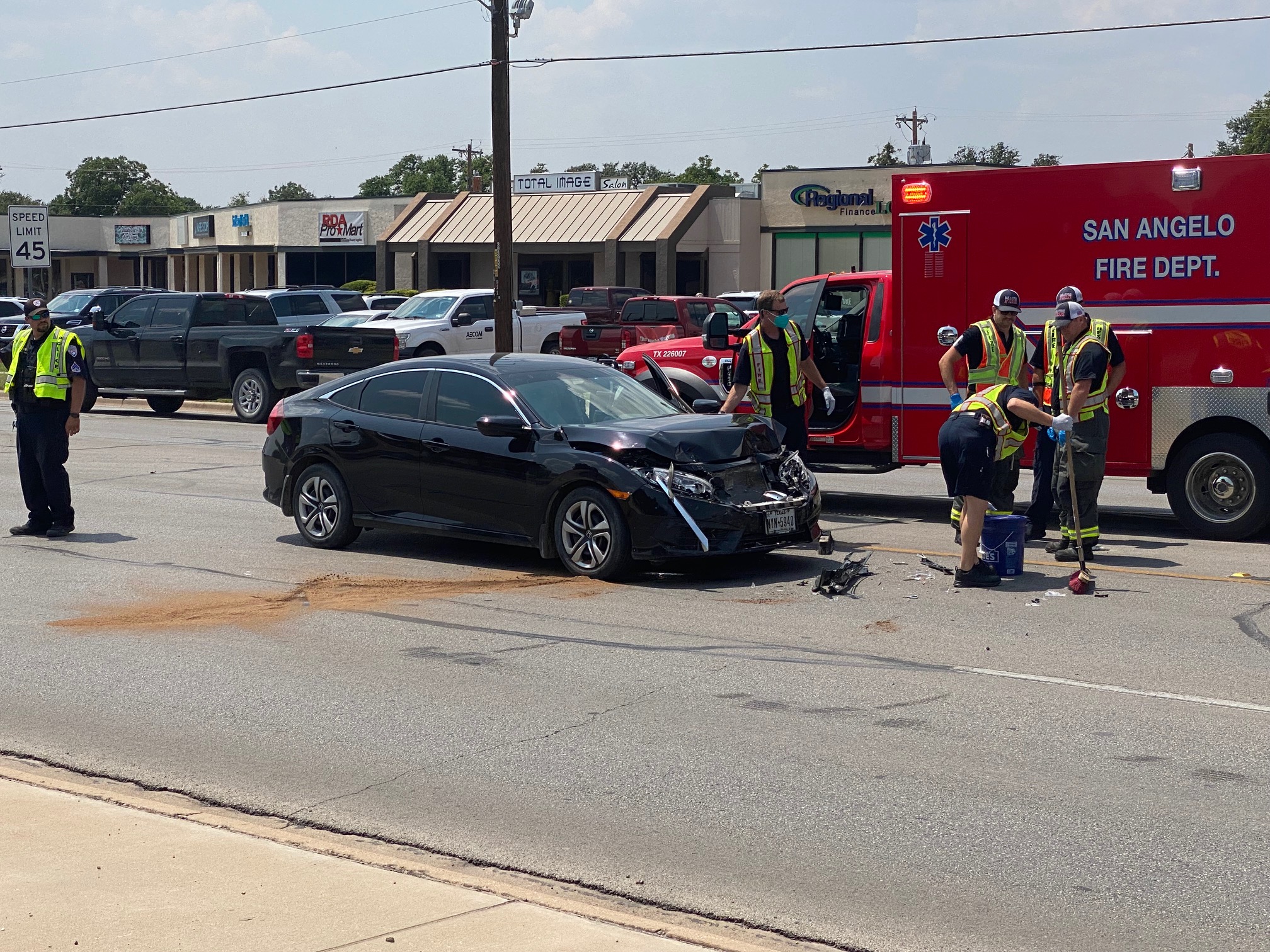 San Angelo Limo Avoids Crash (LIVE! Photo/James Bouligny)