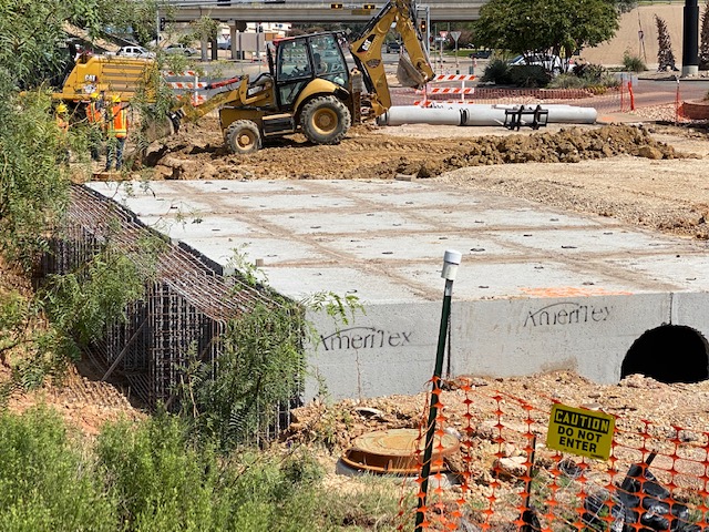 Red Arroyo Construction at Southwest Blvd. (LIVE! Photo/Yantis Green)