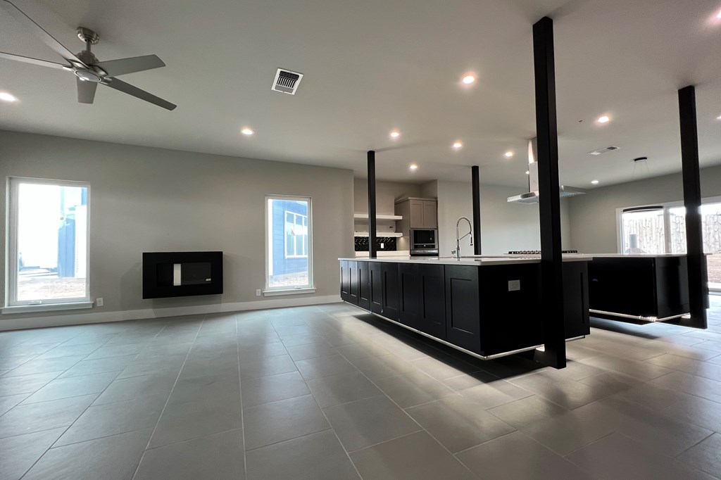 4992 Silver Creek Pass