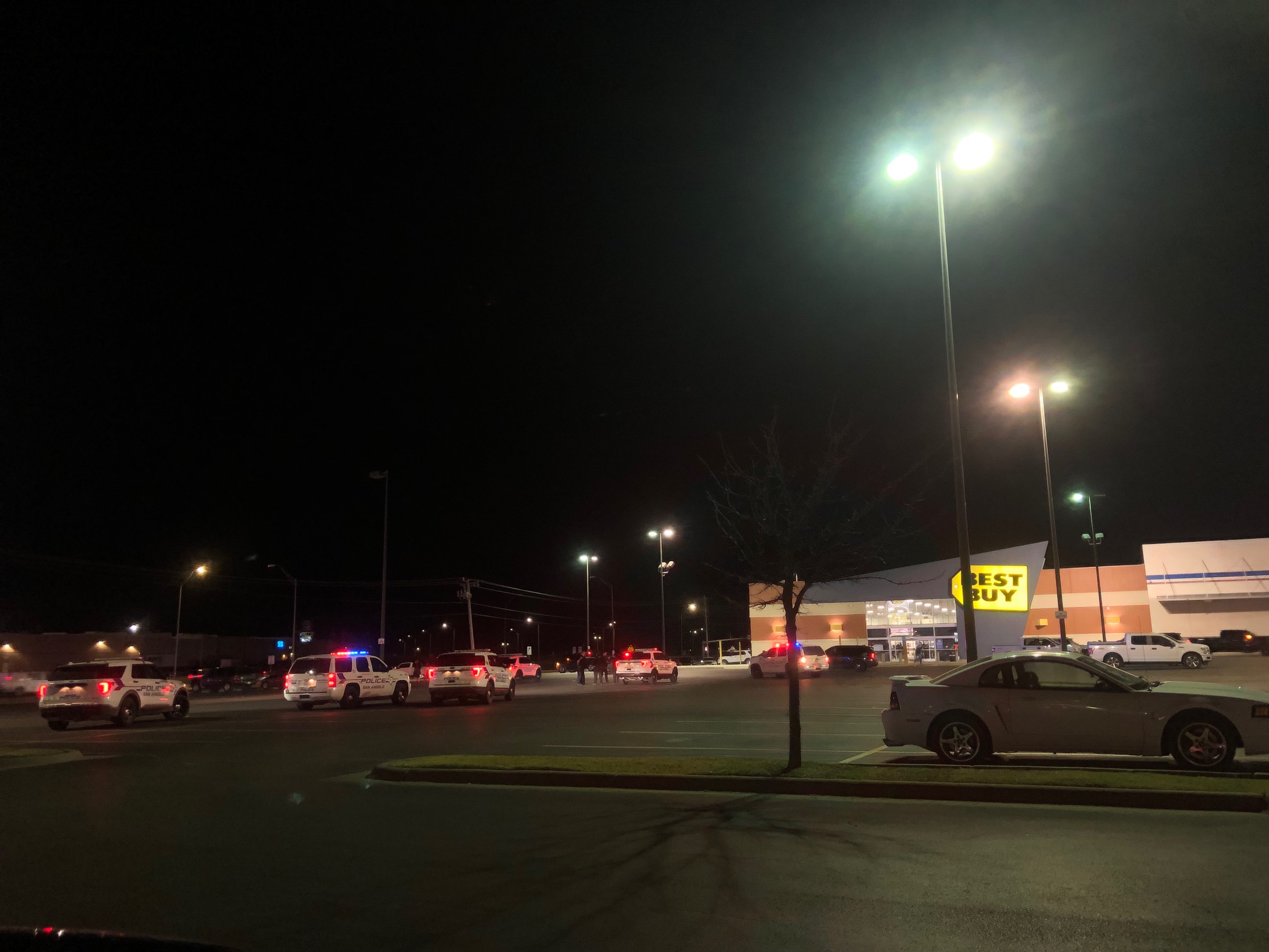 Police Activity Best Buy Parking Lot (LIVE! Photo/James Bouligny)