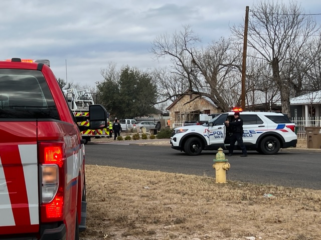 Fire Damages 17th St. San Angelo Home (LIVE! Photo/Matt Trammell) Fire Damages 17th St. San Angelo Home (LIVE! Photo/Matt Trammell)