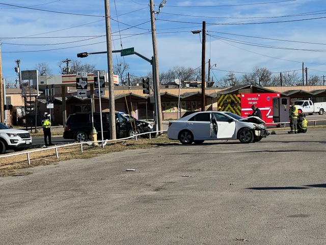 Oaks St. Crash (LIVE! Photo/Matt Trammell)