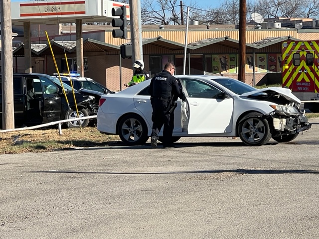 Oaks St. Crash (LIVE! Photo/Matt Trammell)