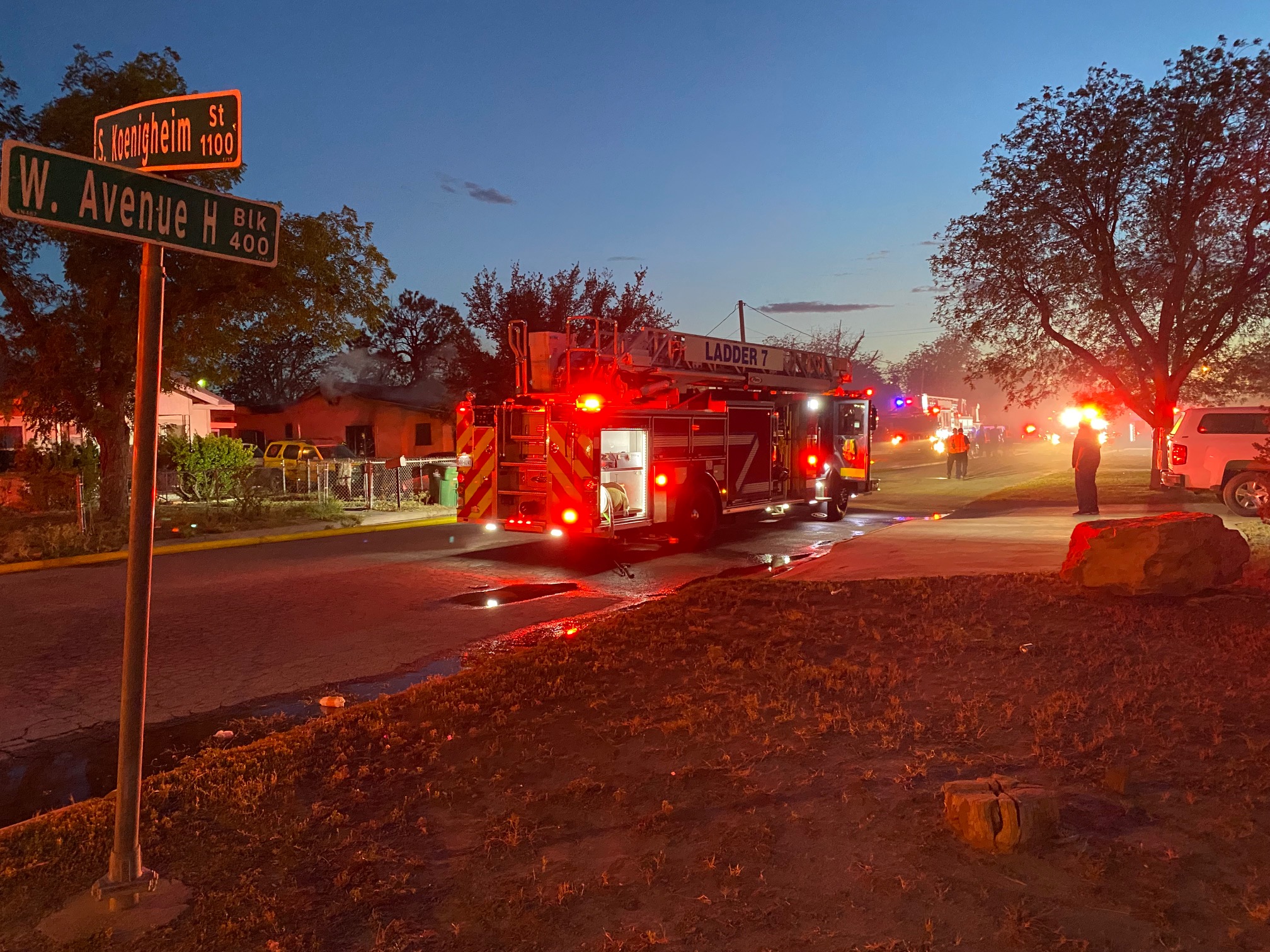 House Fire Ave H. Koenigheim 7.29.22 (LIVE! Photo/James Bouligny)