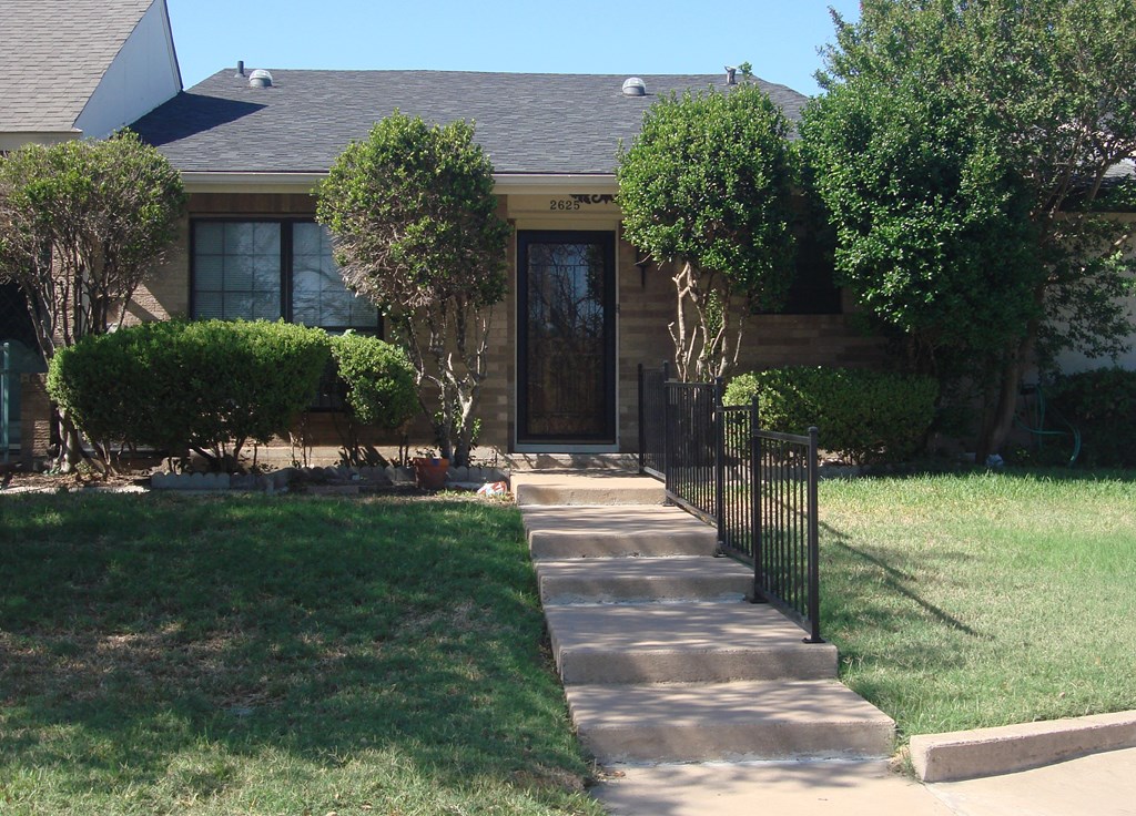 A Lindenwood Townhome priced to sell