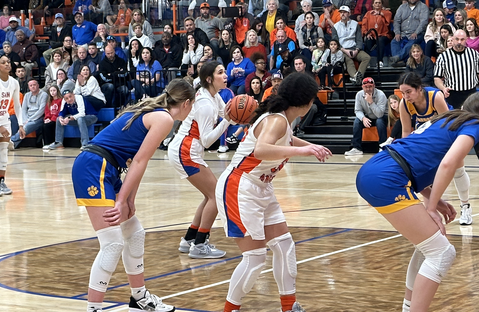 Lady Cats' Jewels Perez at the Line Lady Cats' Jewels Perez at the Line