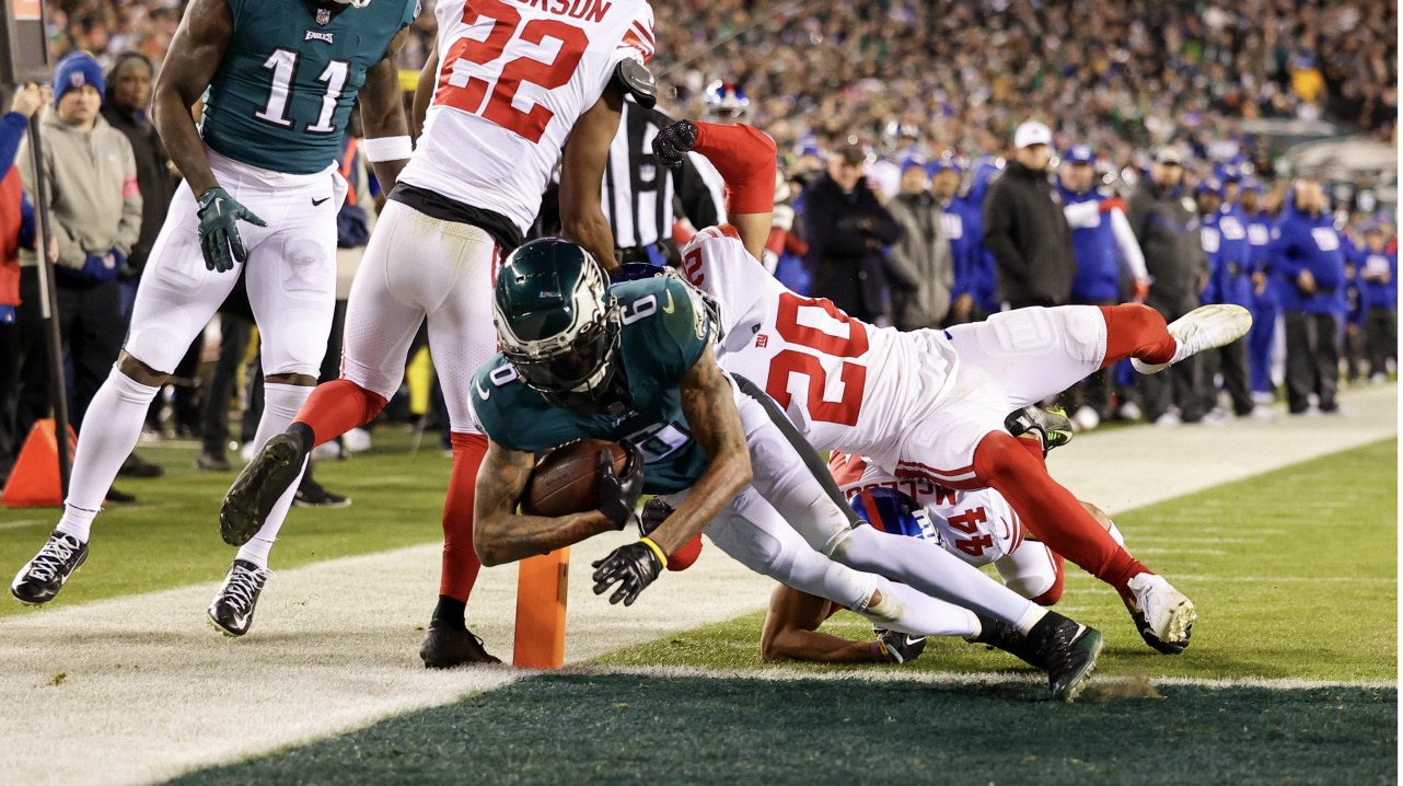 Eagles' Devonta Smith versus the Giants Eagles' Devonta Smith versus the Giants