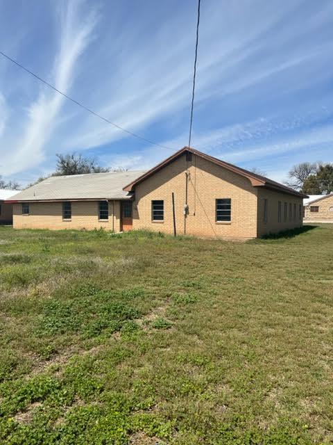 607 Strong Ave Ballinger, TX 76821