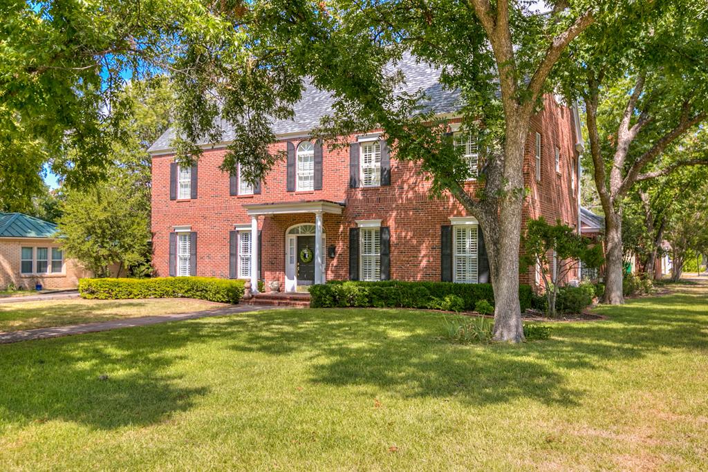 1322 Mackenzie St San Angelo, TX 76901-4630