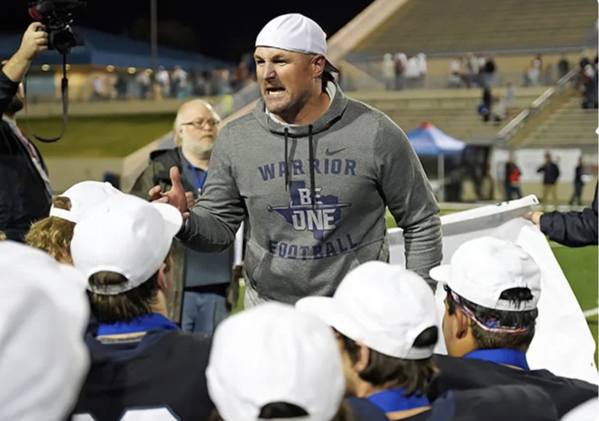Coach Witten Speaks to His Team