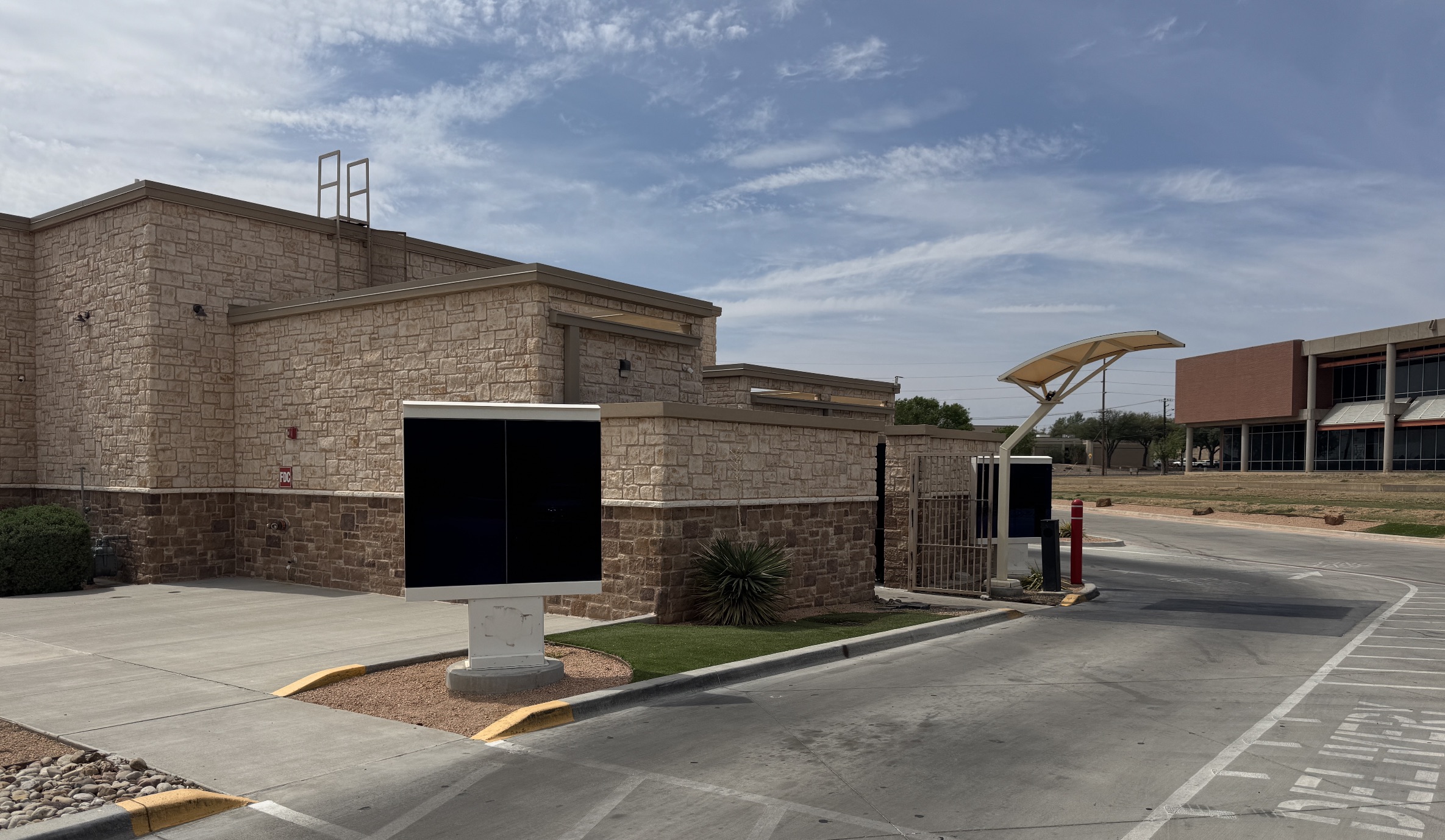 Texas Burger on Knickerbocker Closed