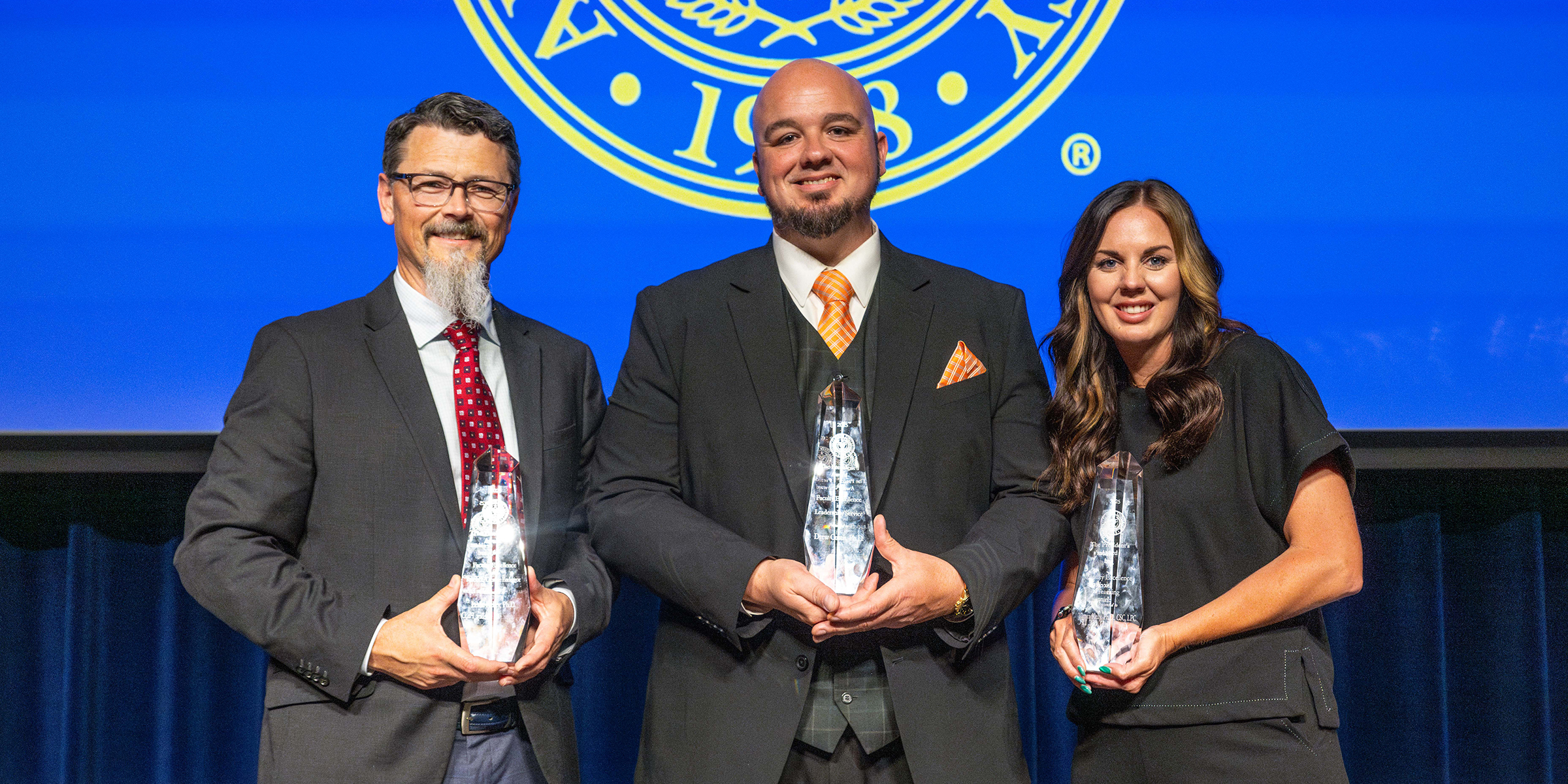 (L-R) Dr. Leslie Kelley, Dr. Drew Curtis, Dr. Tamra Kelly. (L-R) Dr. Leslie Kelley, Dr. Drew Curtis, Dr. Tamra Kelly.