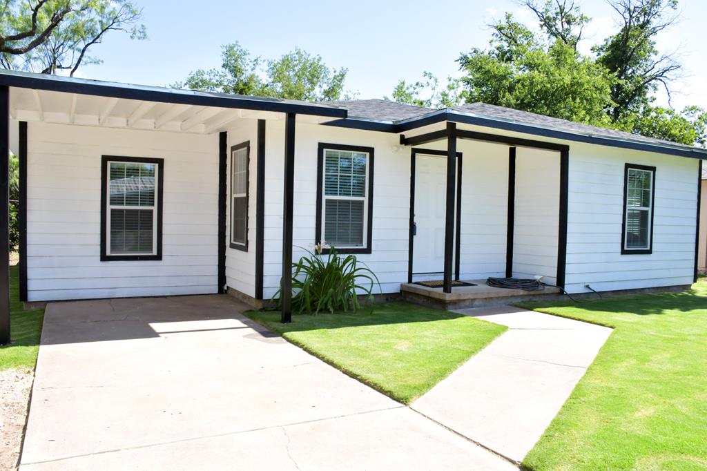 1122 E 20th St San Angelo, TX 76903