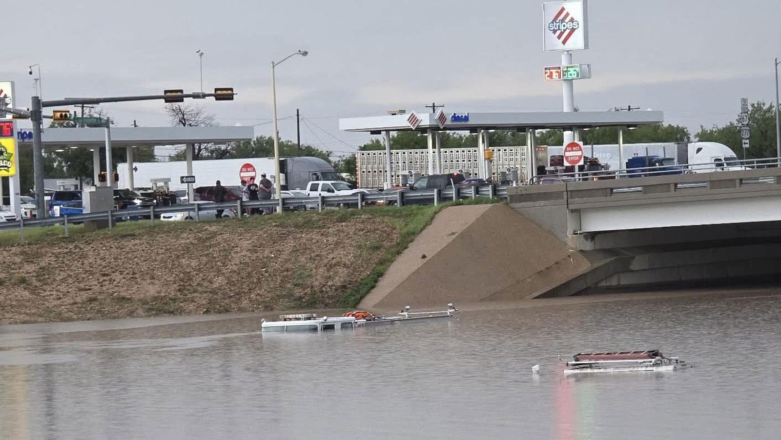 The submerged firetruck on the Houston Harte Expy as seen in multiple social media posts on July 4, 2025. The firetruck did not belong to the SAFD. The submerged firetruck on the Houston Harte Expy as seen in multiple social media posts on July 4, 2025. The firetruck did not belong to the SAFD.