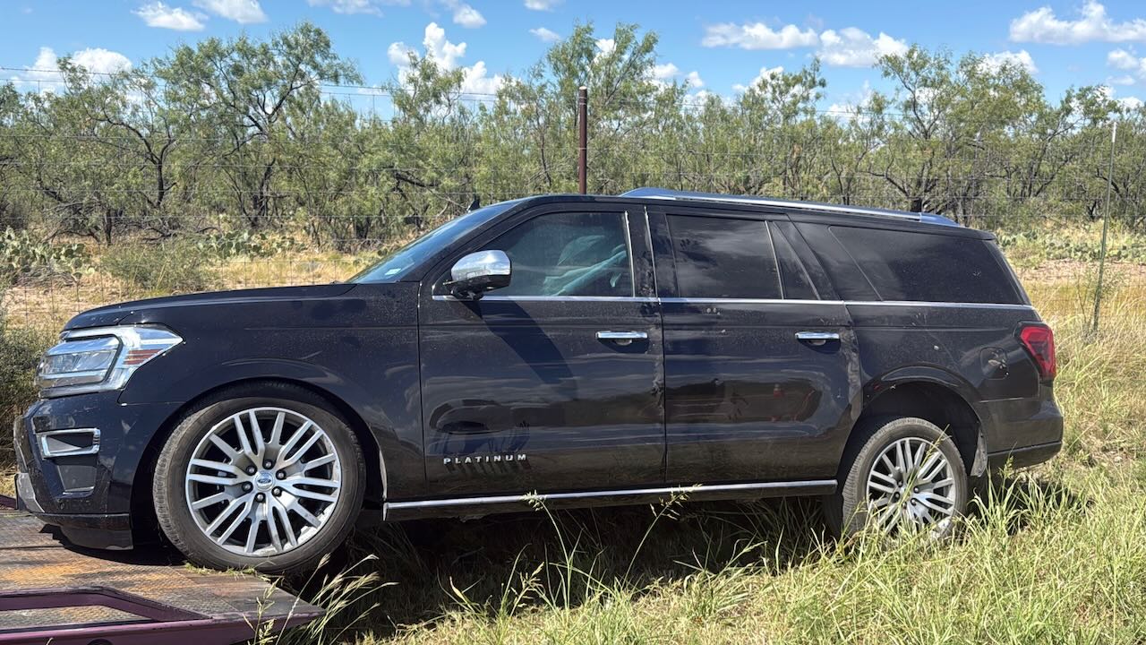 Chevy SUV vs Ford SUV Violence Closes US 277 South of San Angelo on Sept 21, 2025. Chevy SUV vs Ford SUV Violence Closes US 277 South of San Angelo on Sept 21, 2025.