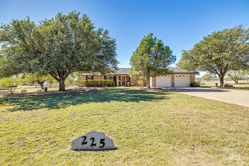 225 Edinburgh Rd San Angelo, TX 76901