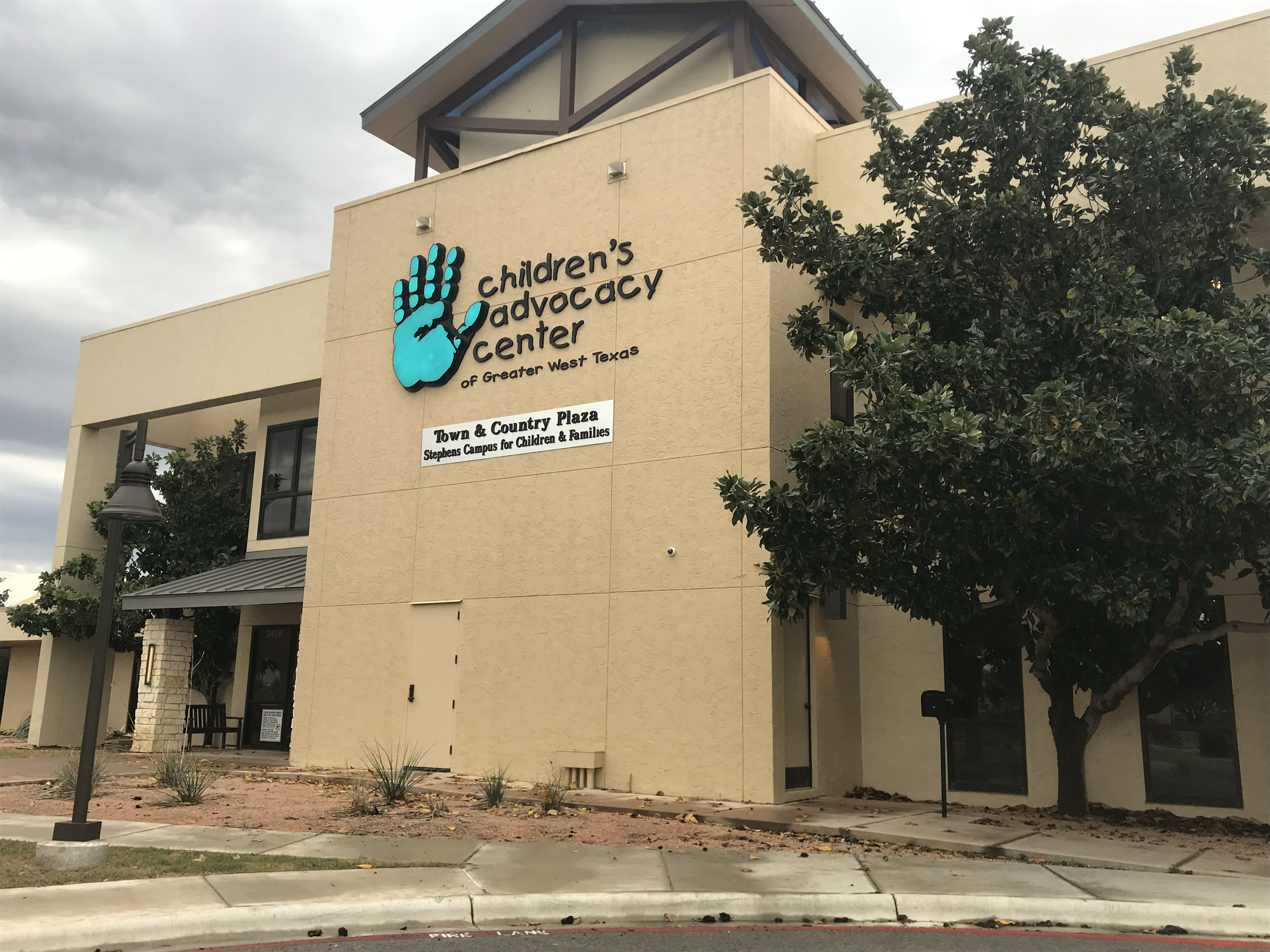 The Children’s Advocacy Center of Greater West Texas received a $633,000 donation Thursday from Reagan County’s Friends for Hope Coalition.