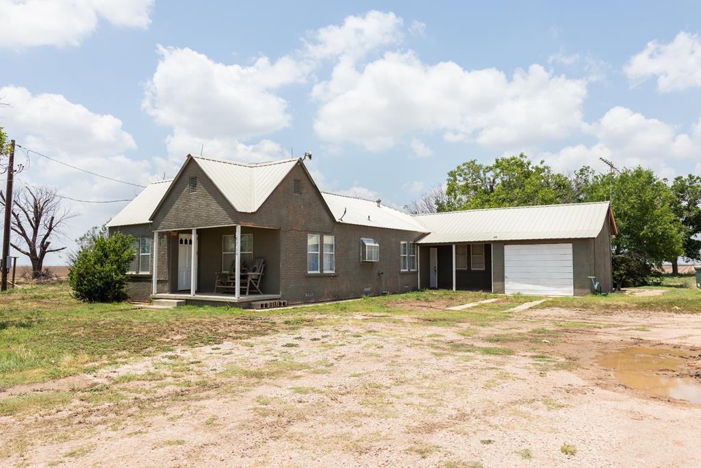 9374 FM 388 Veribest, TX 76905