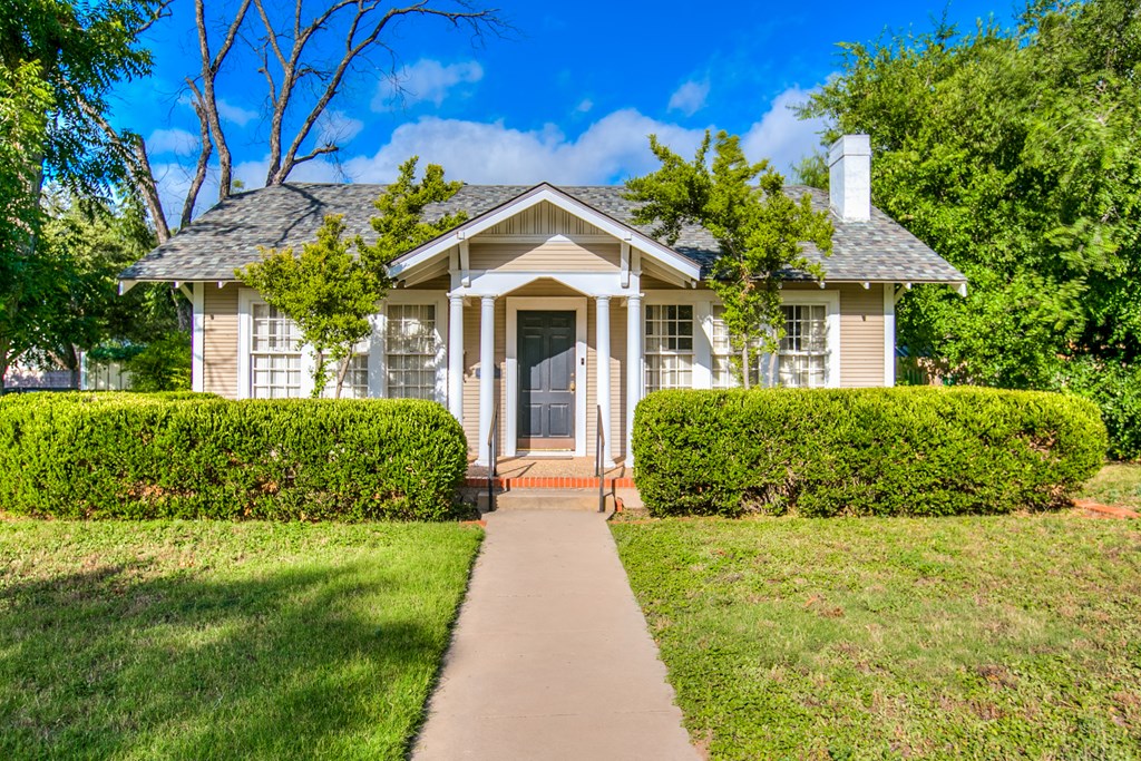 321 S Adams St San Angelo, TX 76901