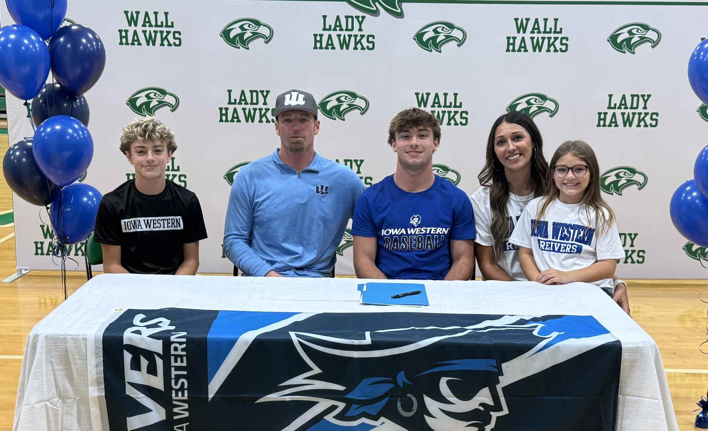 Wall's Hagyn Barbee signs with Iowa Western