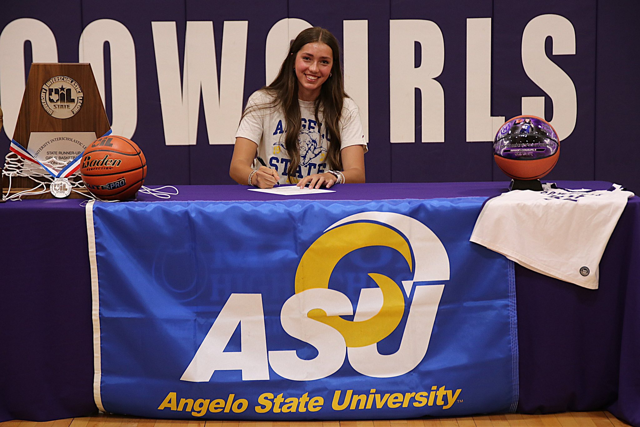 Mason High School senior Anna Marie Whitworth has signed to play basketball at Angelo State University.