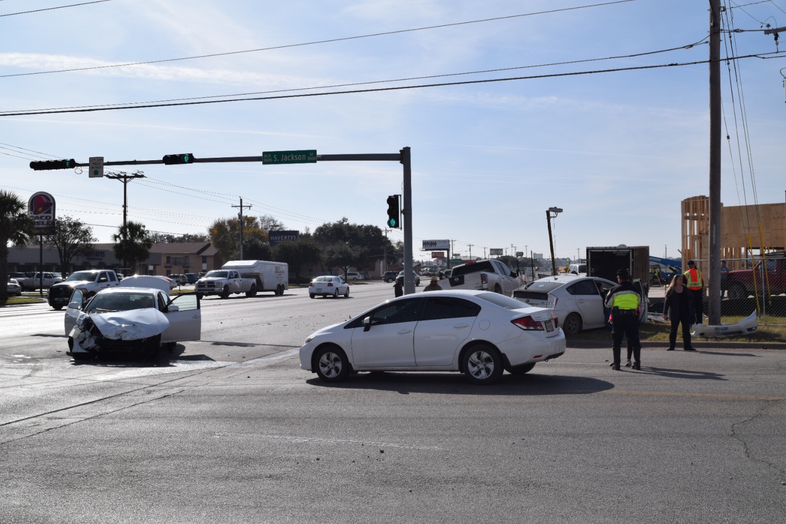 Crash on Knickerbocker and Jackson (LIVE! Photo/Cameron Niblock) Crash on Knickerbocker and Jackson (LIVE! Photo/Cameron Niblock)