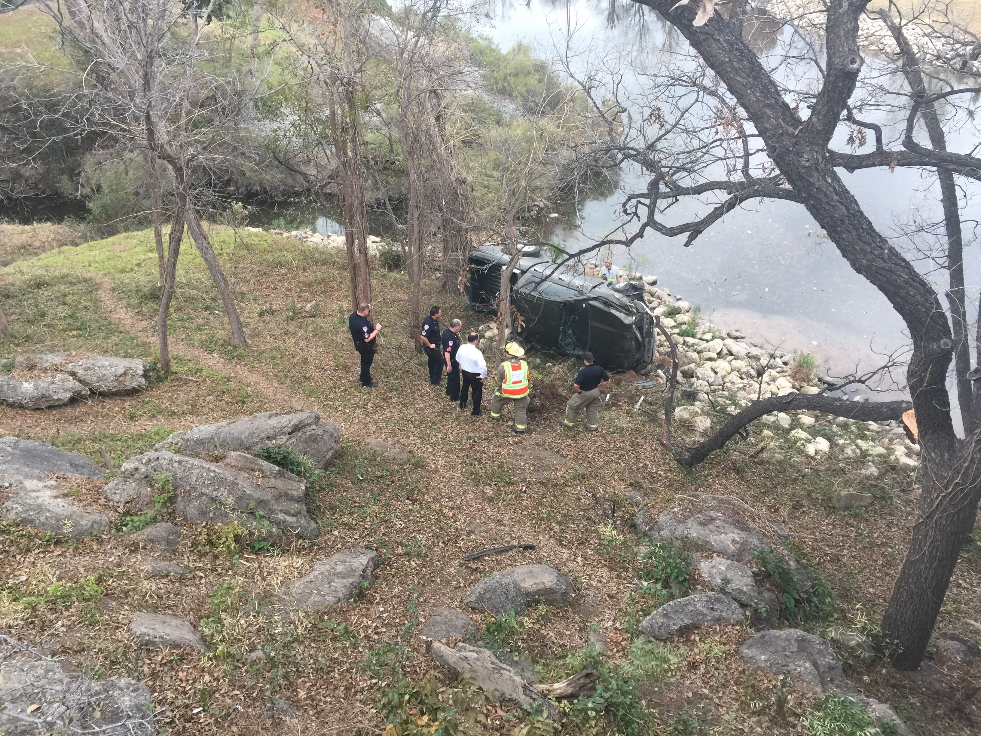 Crash near Concho River (LIVE! Photo/Sonia Ramirez) Crash near Concho River (LIVE! Photo/Sonia Ramirez)