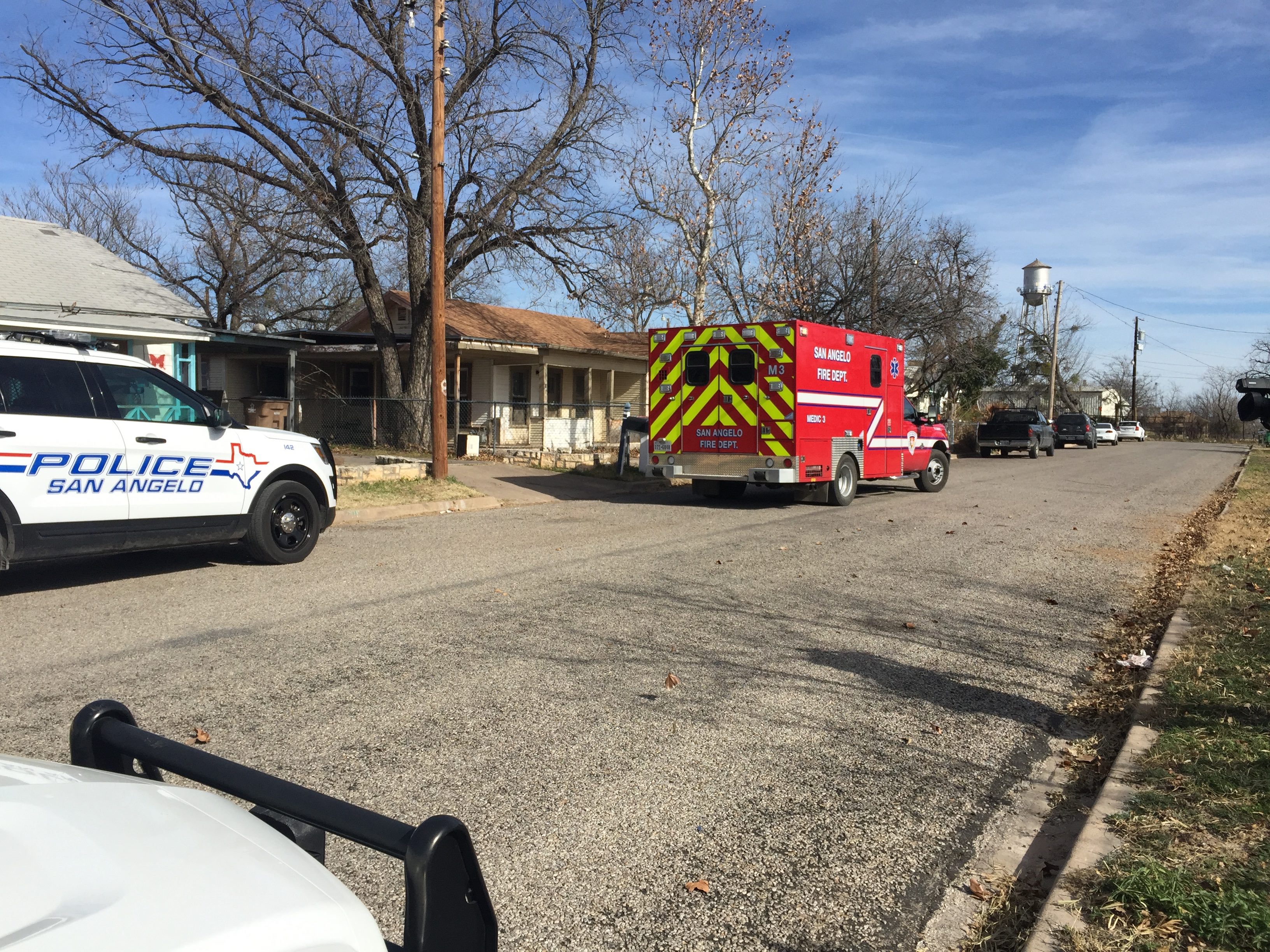 SAPD officials are investigating a possible stabbing on Velma St. (LIVE! Photo/Sonia Ramirez) SAPD officials are investigating a possible stabbing on Velma St. (LIVE! Photo/Sonia Ramirez)