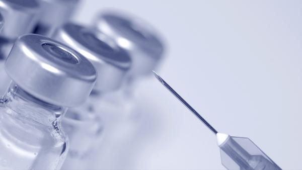 Abbott: Healthcare Workers To Receive COVID-19 Vaccine First
