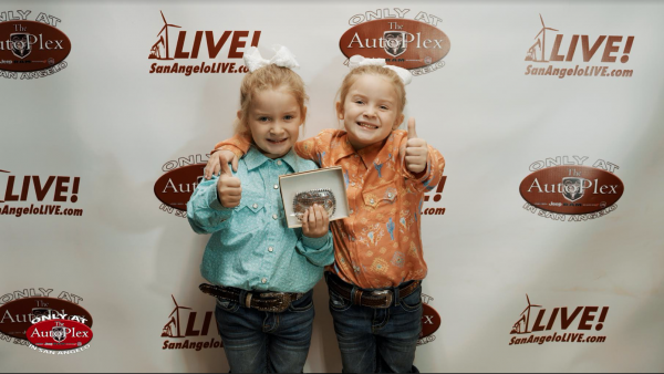 WATCH: Twin Sisters Share the Mutton Bustin' Spotlight