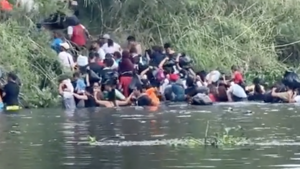 Video: Tens of Thousands Swarm the Border Ahead of the End of Title 42