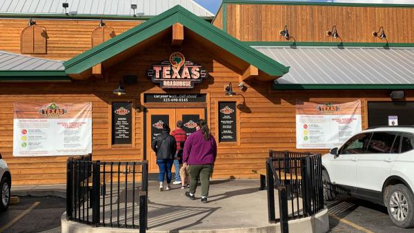 Texas Roadhouse Sued for Firing Black Server