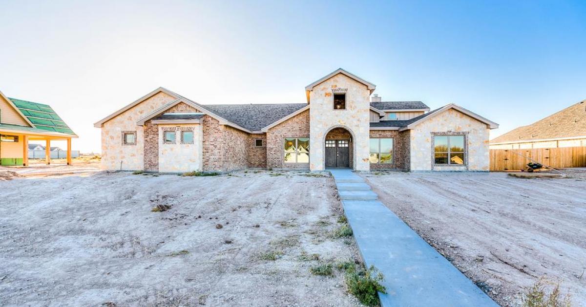 7173 Club Creek Lane, San Angelo, TX 76904