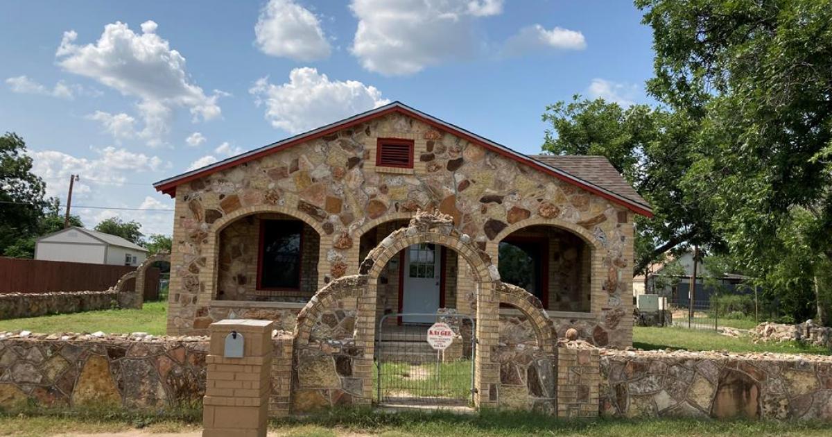 102 W 10th St , San Angelo, TX 76903