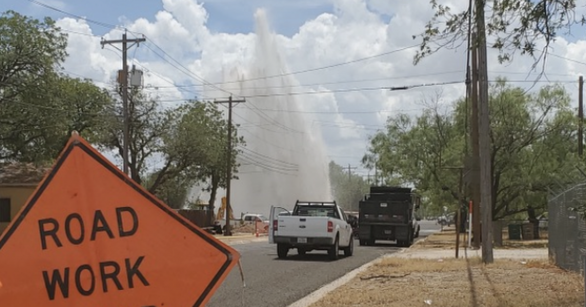 WATCH: Huge Water Main Break Sends Geyser of Water Into the Air in East ...