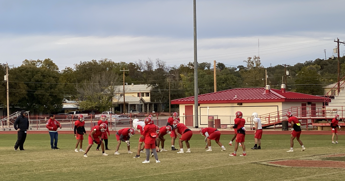 Sonora Broncos Prepare for the Farwell Steers in Round 2