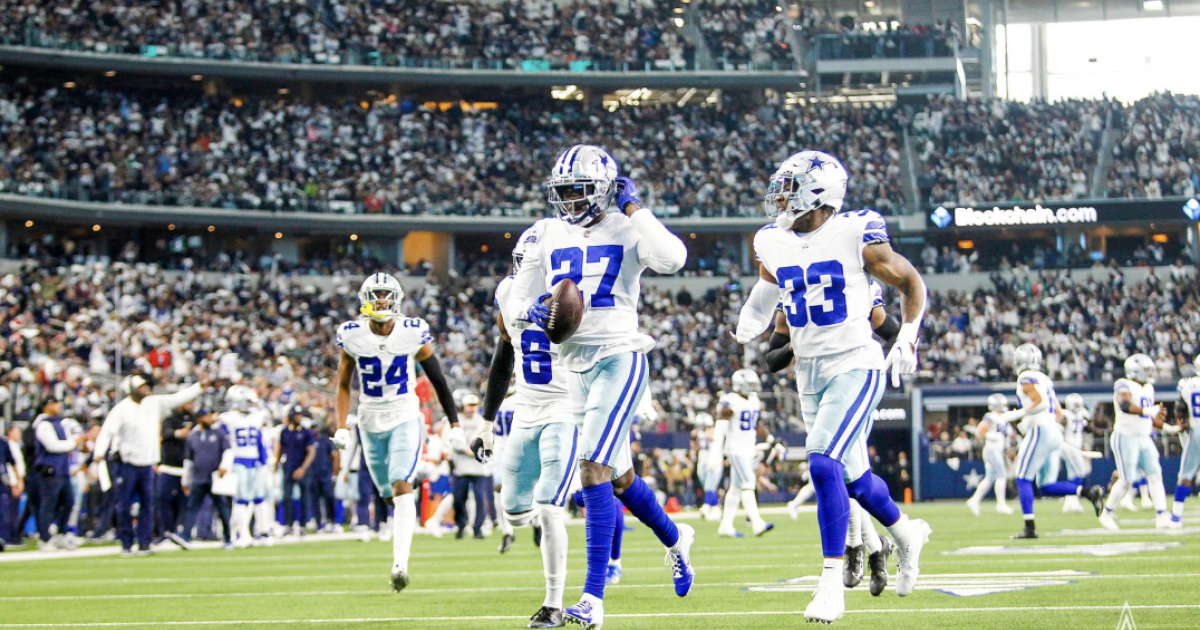 Cowboys Eat the Eagles for Christmas Dinner