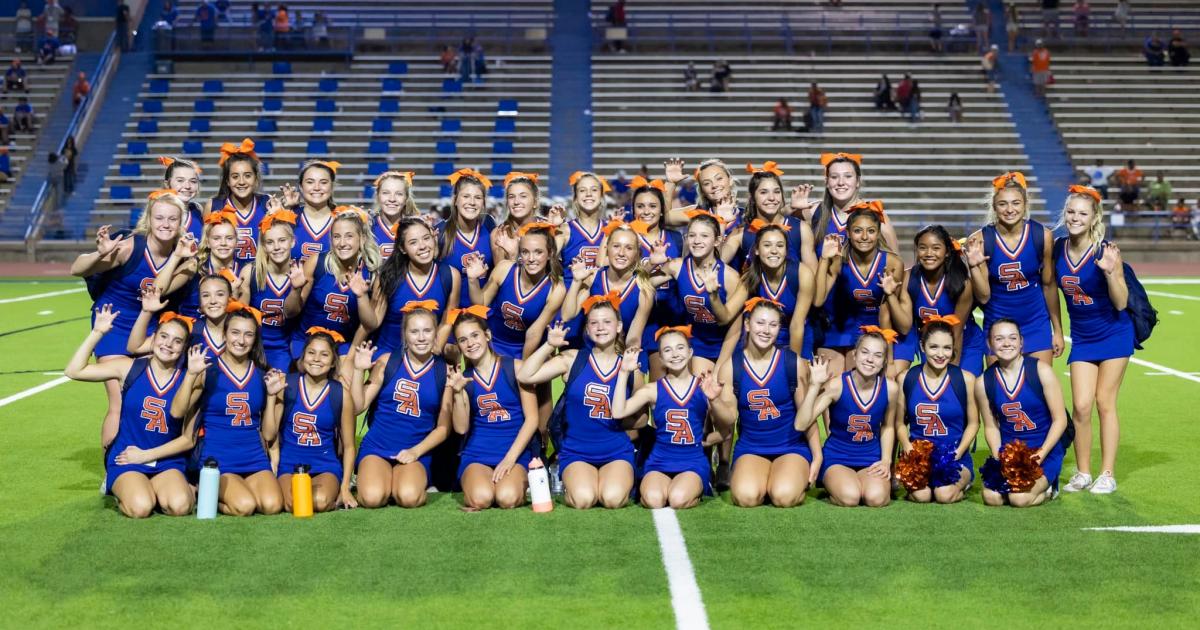 San Angelo Bobcat Cheerleaders Head to State Competiton