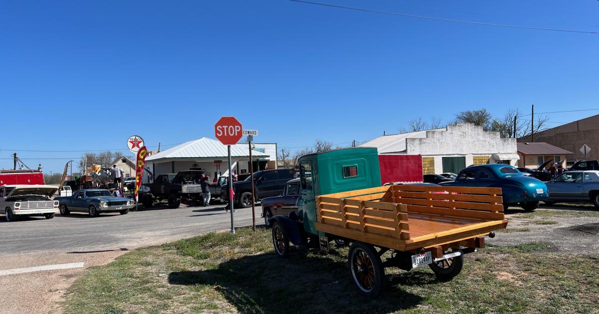 Benefit Car & Bike Show & Cook Off in Rowena Draws Huge Crowd