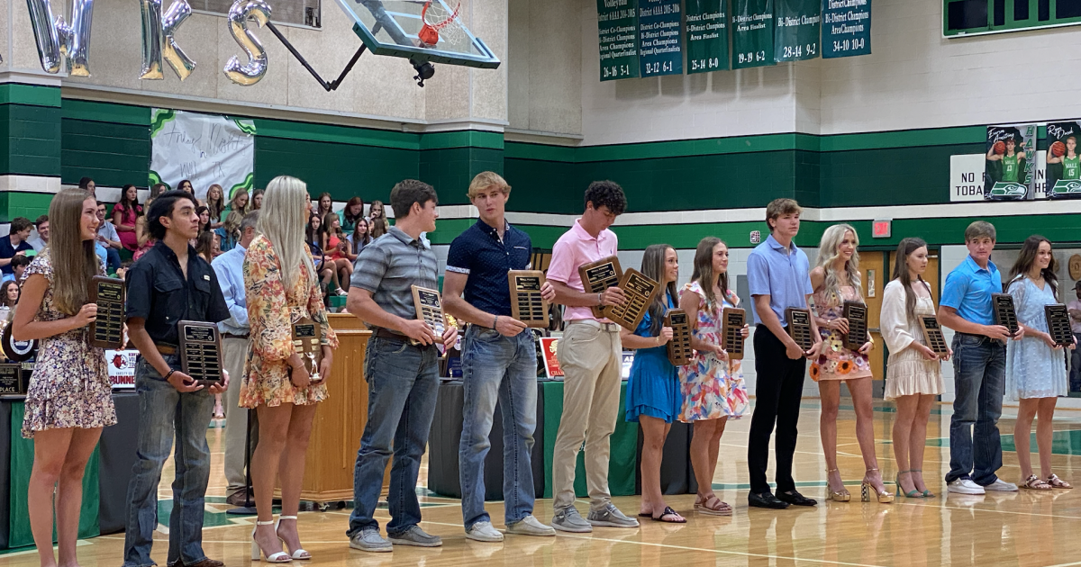 Wall ISD Celebrates Athletes at Awards Banquet