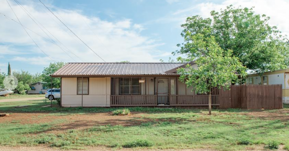 202 E Zero St, Robert Lee, TX 76945