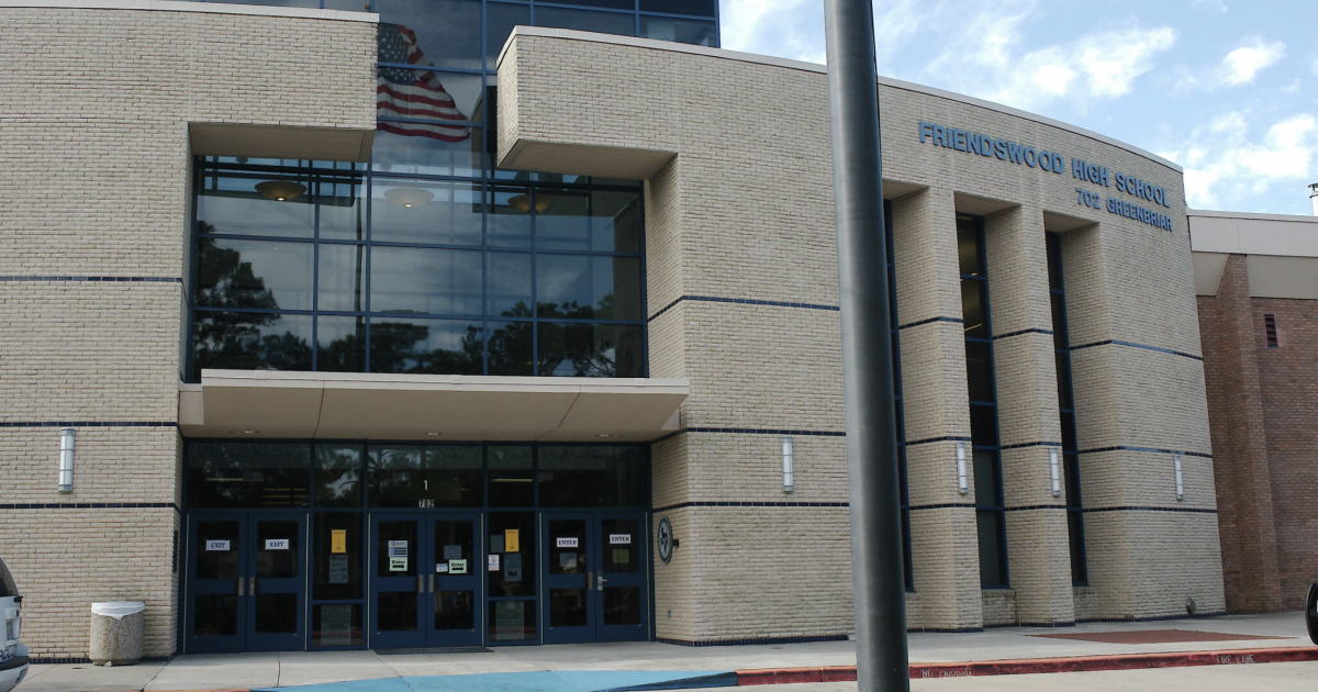 3 Injured and 1 Killed in Houston High School Roof Collapse