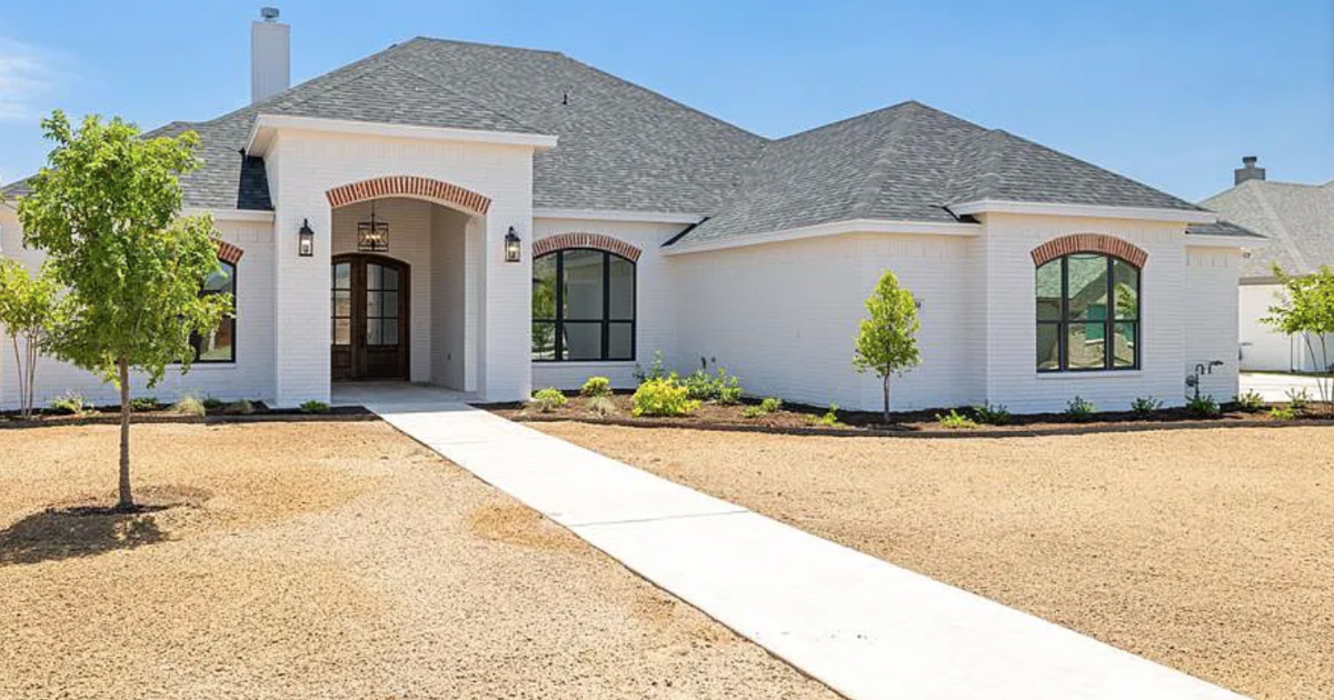 Experience Pure Luxury Exceptional Living in Bentwood Country Club