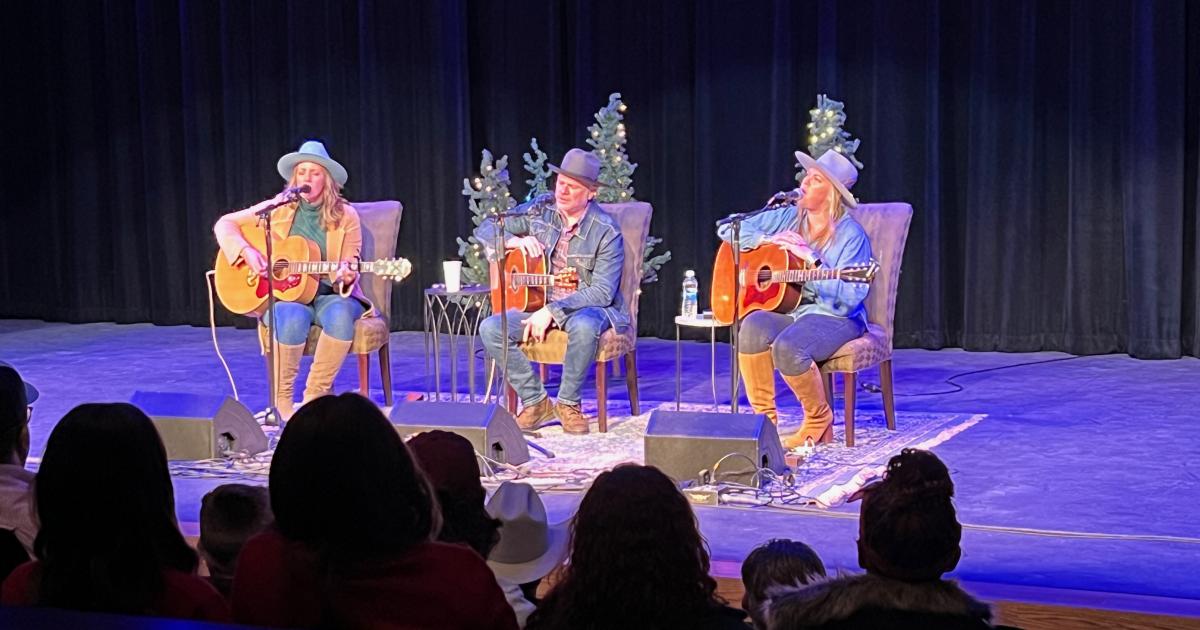 Songwriters Jason Eady, Courtney Patton and Jamie Lin Wilson Engage in Terrific Song Swap